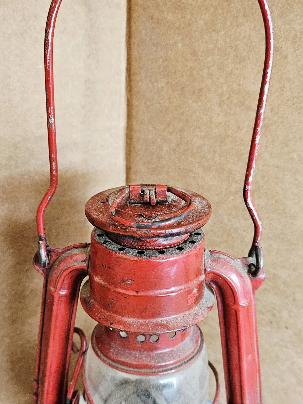 Red Vintage-Style Winged Wheel Red Oil Lantern # 350 Metal Lantern - Home Accent